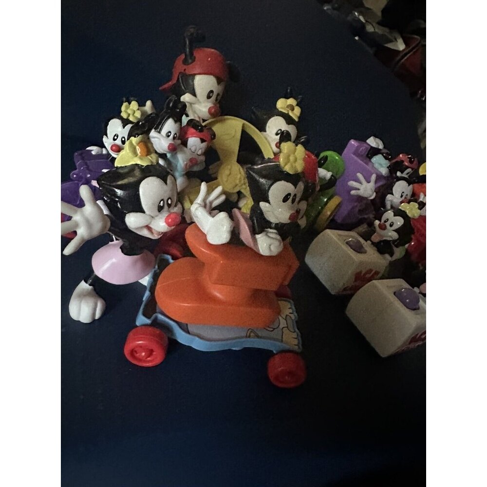 ANIMANIACS Lot of 16 - 1993 - 1997 McDonald's Wendy's Warner Bros Toys Rolling - Picture 15 of 16